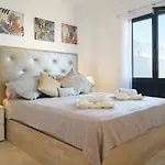 Icaro Piscina Climatizada Villa *