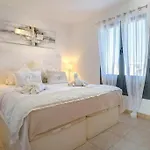 Icaro Piscina Climatizada Willa