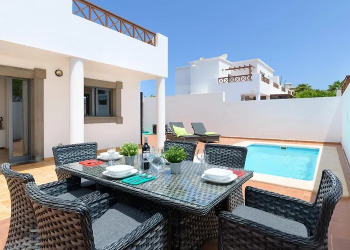 Icaro Piscina Climatizada *