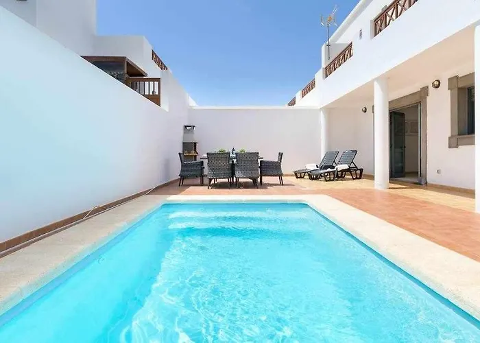 Icaro Piscina Climatizada Βίλα *