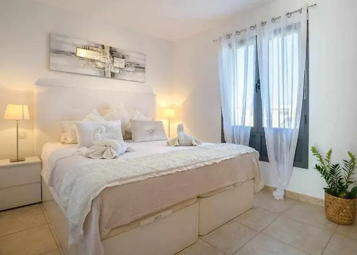 Icaro Piscina Climatizada Βίλα