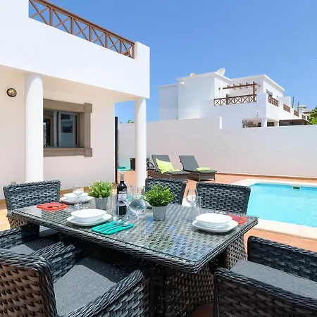 Icaro Piscina Climatizada *